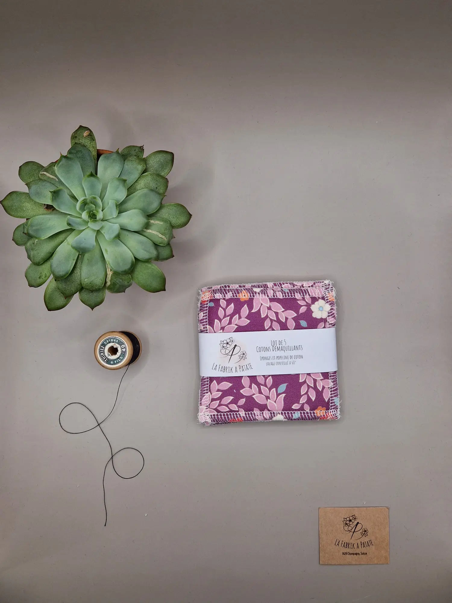 Lingettes démaquillantes lavables en coton bio – douces, réutilisables et zéro déchet, fabriquées en Suisse par La Fabrik à Patate.