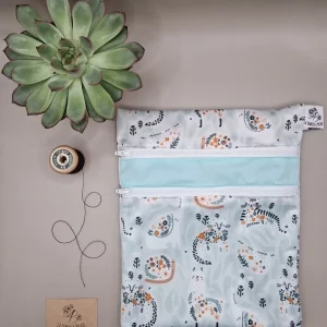 Pochette duo imperméable – idéal pour ranger serviettes hygiéniques lavables ou maillot de bain mouillé, fabriqué en Suisse par La Fabrik a Patate