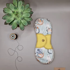 Serviette hygiénique lavable au motif Poésie