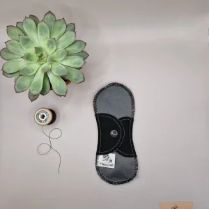 Protège Slip lavable Zimparfaite – protection menstruelle réutilisable et absorbante, fabriquée en Suisse par La Fabrik a Patate.