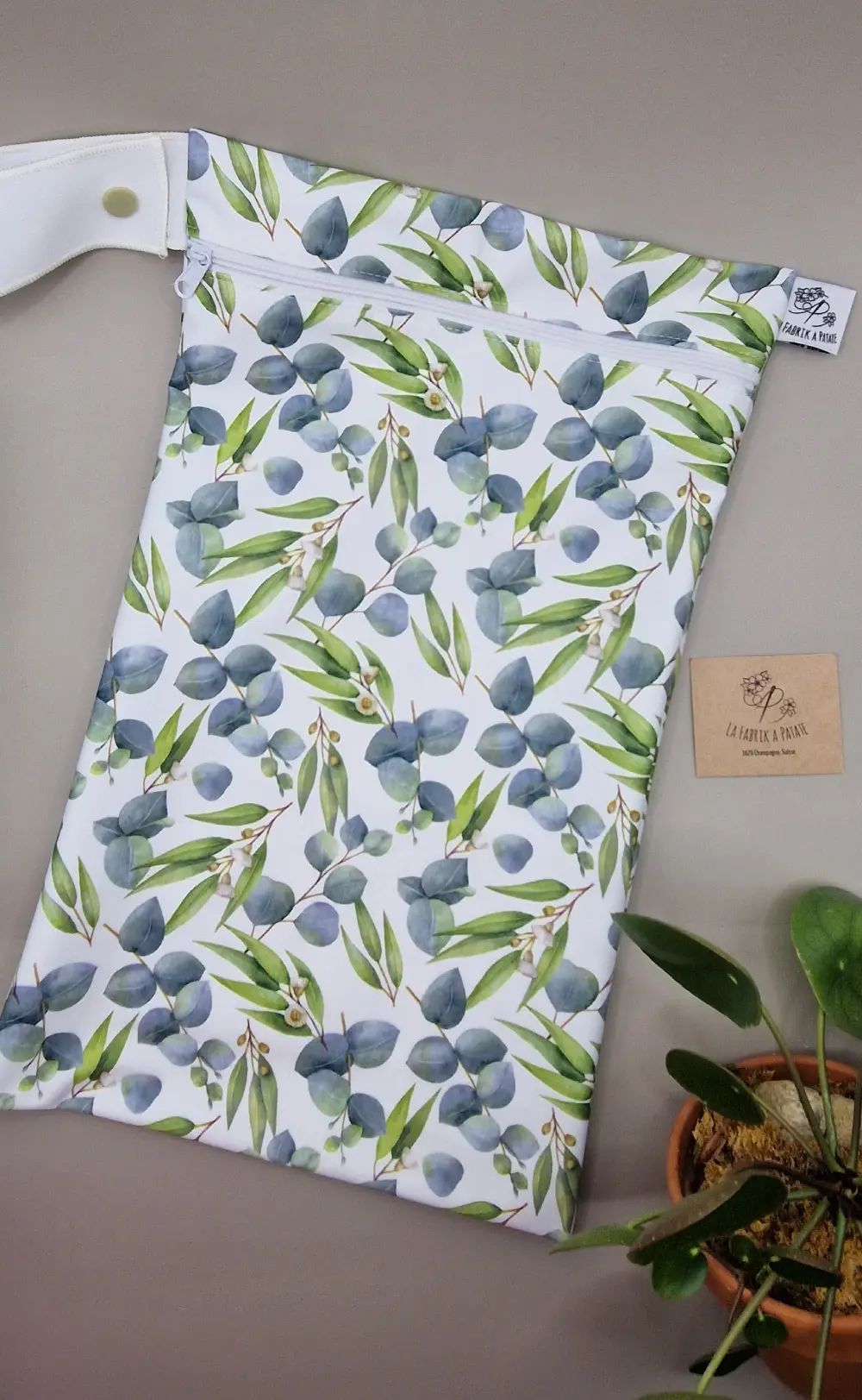 Sac à Patate imperméable – idéal pour ranger serviettes hygiéniques lavables ou maillot de bain mouillé, fabriqué en Suisse par La Fabrik a Patate