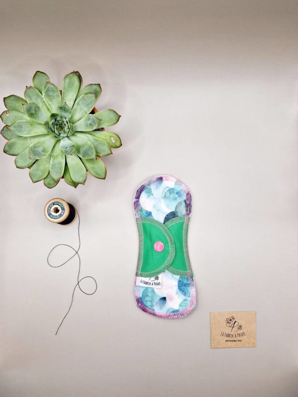 Protège Slip lavable Rita – protection menstruelle réutilisable et absorbante, fabriquée en Suisse par La Fabrik a Patate.