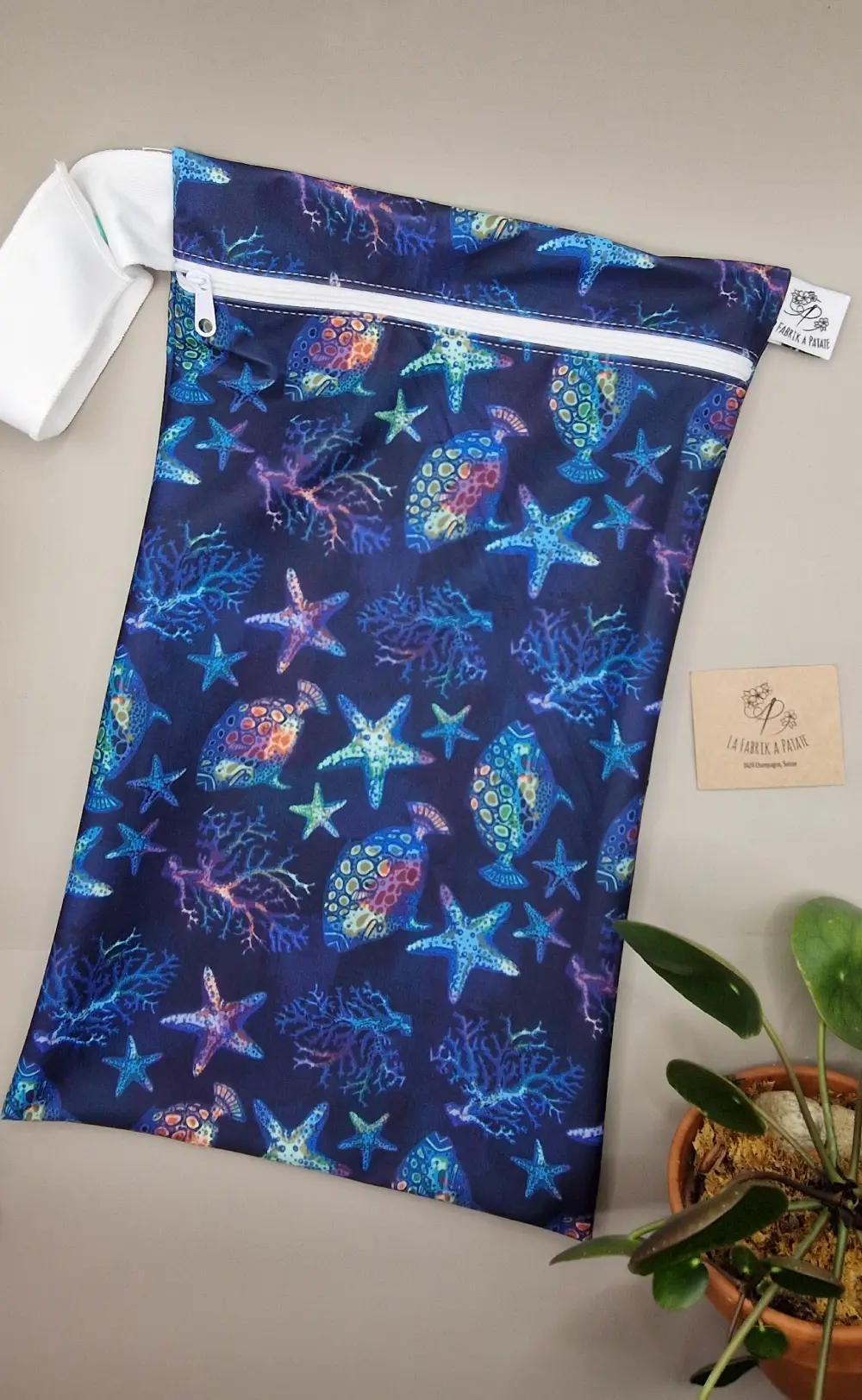 Sac à Patate imperméable – idéal pour ranger serviettes hygiéniques lavables ou maillot de bain mouillé, fabriqué en Suisse par La Fabrik a Patate