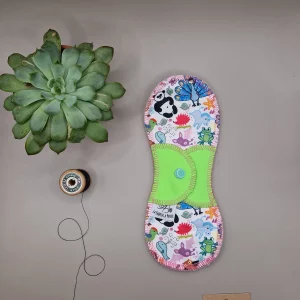 Serviette hygiénique lavable au motif Funky