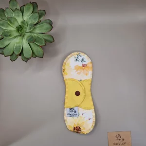 serviettes hygienique lavable adolescente Dahlia – protection menstruelle réutilisable et absorbante, fabriquée en Suisse par La Fabrik a Patate.