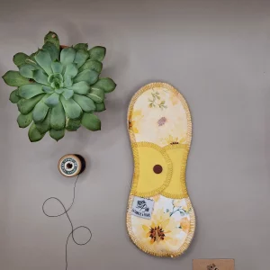 serviettes hygienique lavable Dahlia – protection menstruelle réutilisable et absorbante, fabriquée en Suisse par La Fabrik a Patate.