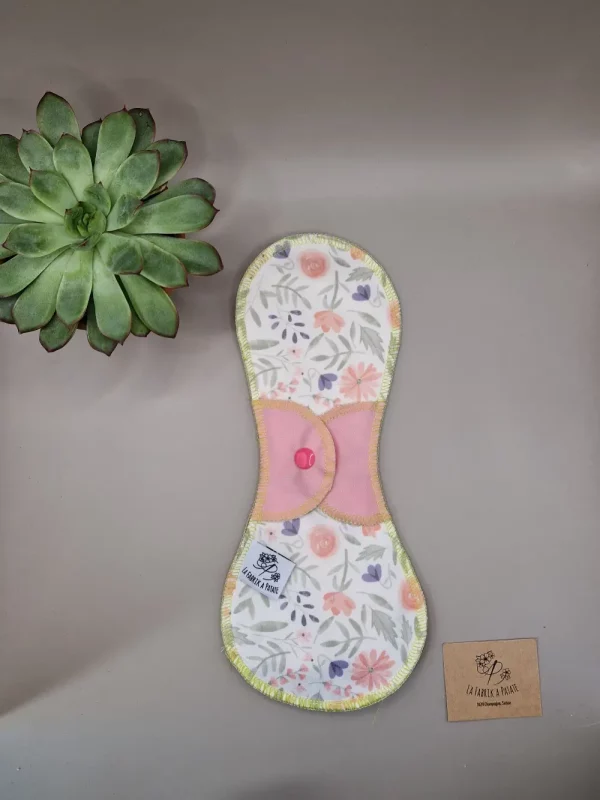 Serviette hygiénique lavable nuit au motif Spring