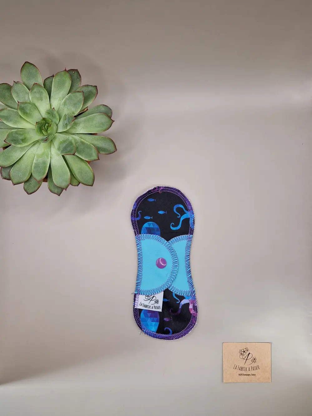Protège Slip lavable meduse – protection menstruelle réutilisable et absorbante, fabriquée en Suisse par La Fabrik a Patate.