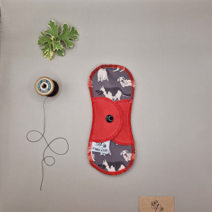 Protège Slip lavable dog – protection menstruelle réutilisable et absorbante, fabriquée en Suisse par La Fabrik a Patate.