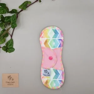serviette hygiénique lavable adolescente arlequin– protection menstruelle réutilisable et absorbante, fabriquée en Suisse par La Fabrik a Patate.