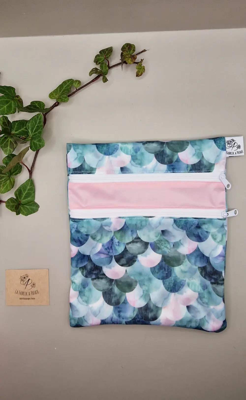 Pochette duo imperméable – idéal pour ranger serviettes hygiéniques lavables ou maillot de bain mouillé, fabriqué en Suisse par La Fabrik a Patate