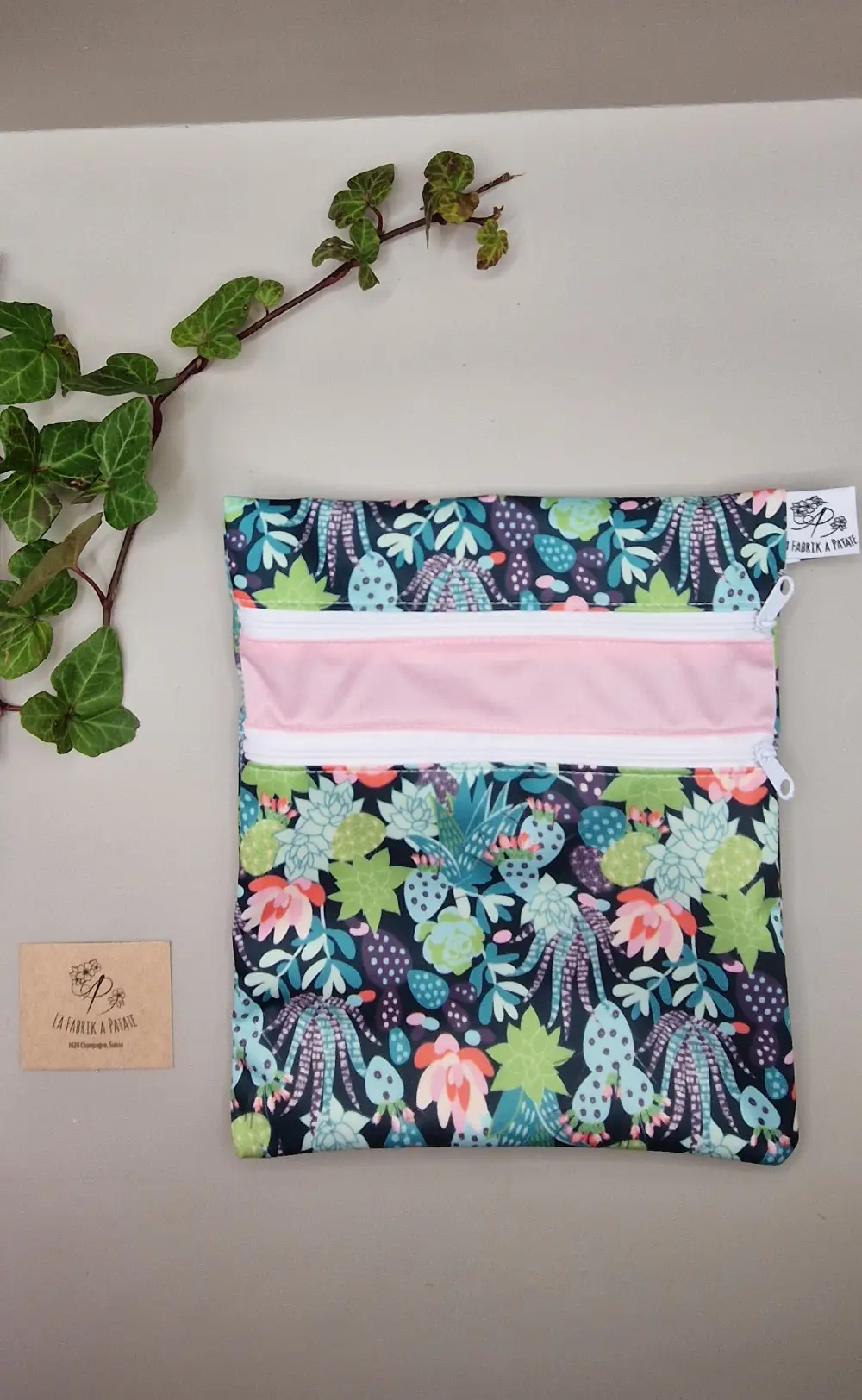 Pochette duo imperméable – idéal pour ranger serviettes hygiéniques lavables ou maillot de bain mouillé, fabriqué en Suisse par La Fabrik a Patate