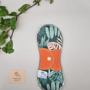 Serviette hygiénique lavable monstera – protection menstruelle réutilisable et absorbante, fabriquée en Suisse par La Fabrik a Patate.