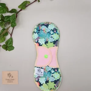 Serviette hygiénique lavable succulente – protection menstruelle réutilisable et absorbante, fabriquée en Suisse par La Fabrik a Patate.