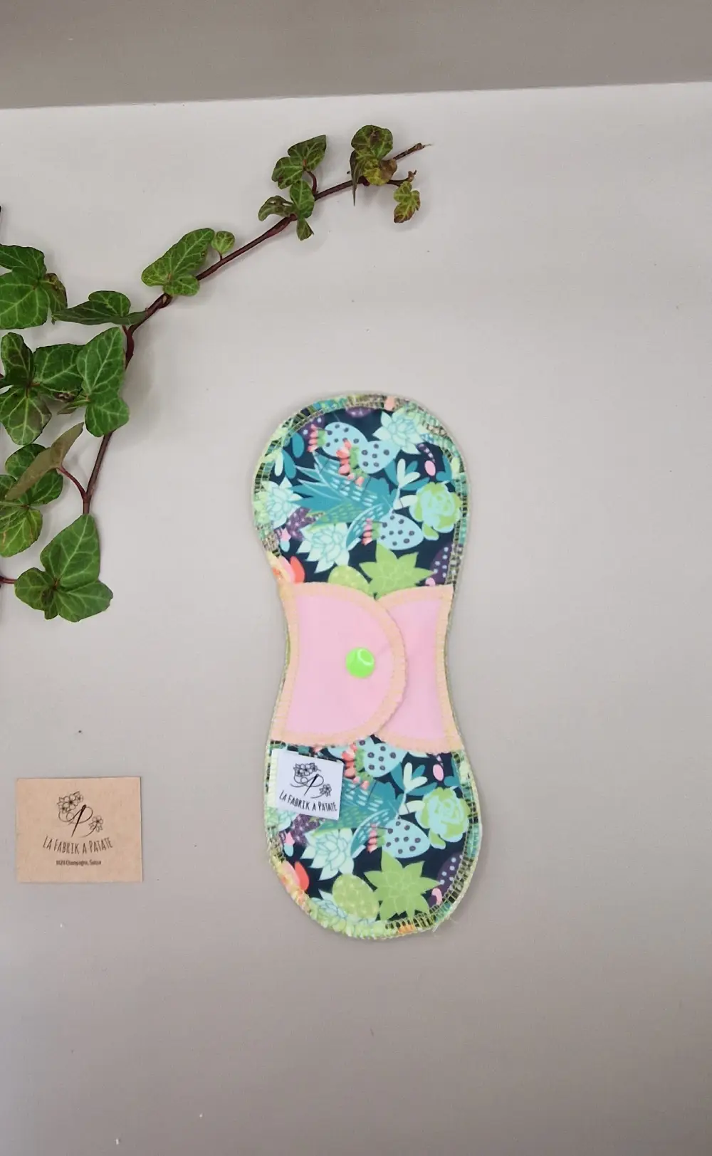 Serviette hygiénique lavable succulente – protection menstruelle réutilisable et absorbante, fabriquée en Suisse par La Fabrik a Patate.