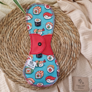 Serviette hygiénique lavable nuit au motif Sushi