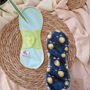 Serviette hygiénique lavable au motif Luciolle